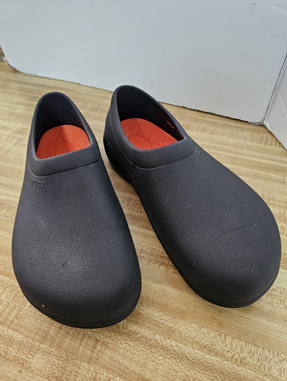 Crocs On The Clock LiteRide Work Clogs Black Mens 8 Womens 10 Unisex Worn Once